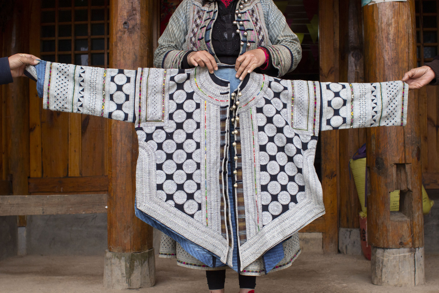 2016年3月倮族就是倮族彝族就是彝族麻栗坡彝族白倮人铜鼓舞的